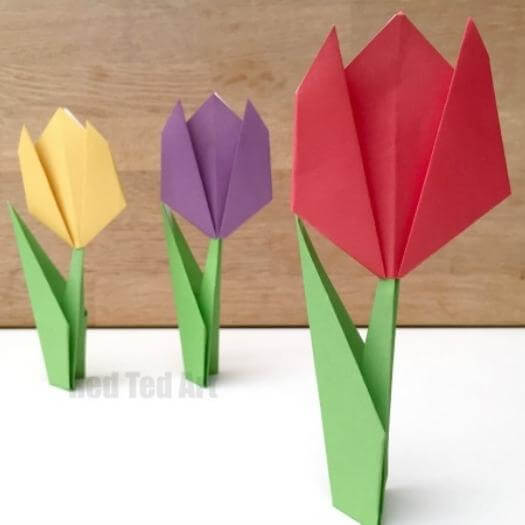 Easy Paper Tulip Easy Last Minute Mothers Day DIY Homemade Crafting Gift Ideas Inspiration How To Make Tutorials Recipes Gifts To Make