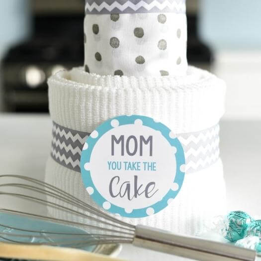 Kitchen Towel Cake Cheap Affordable Mothers Day DIY Homemade Crafting Gift Ideas Inspiration How To Make Tutorials Recipes Gifts To Make